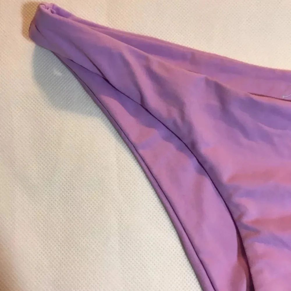 NEW Frankies Bikinis 'Bella' Seamless Bikini Bottom Purple [SZ Medium ]‎